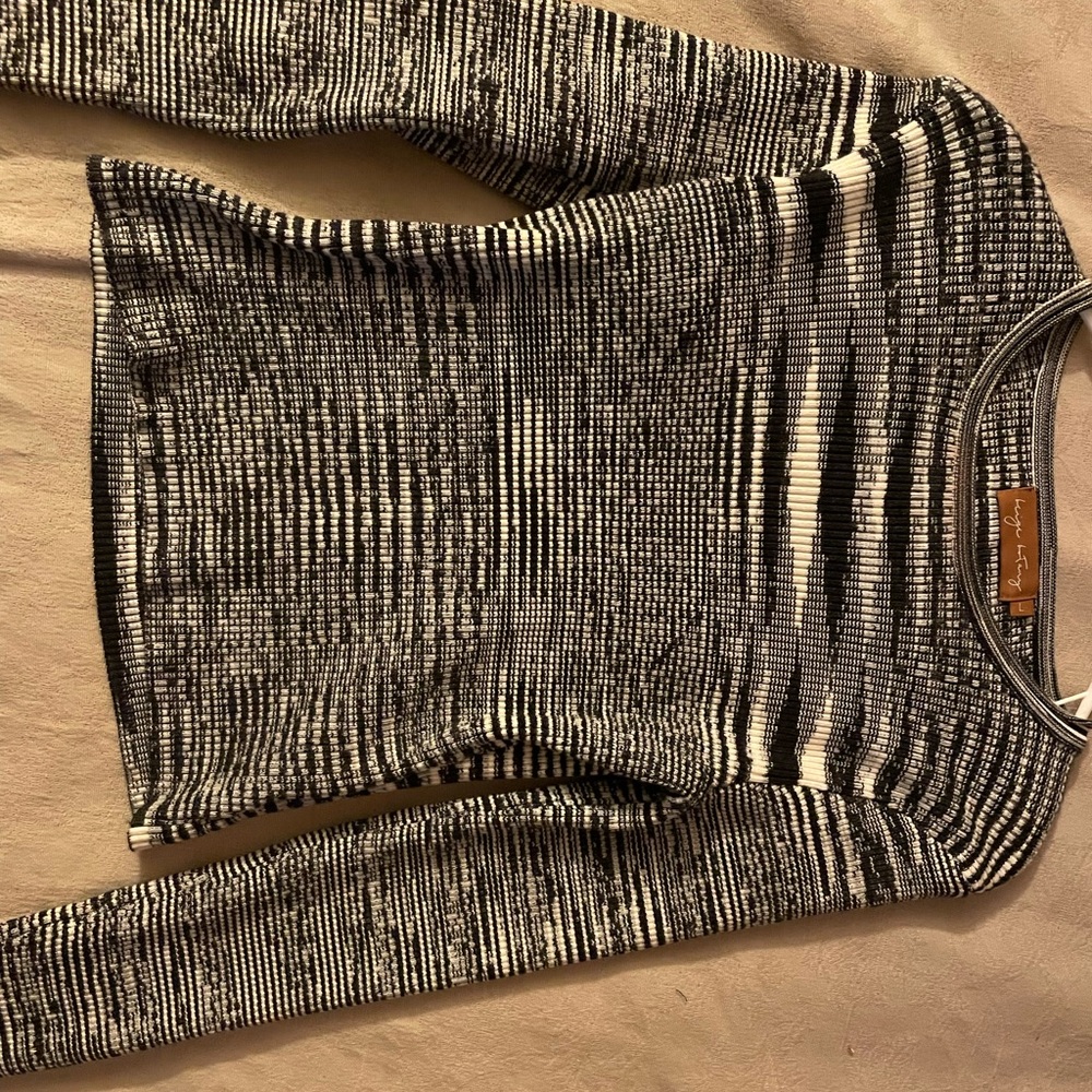 Small boutique shop cut out sweater size large